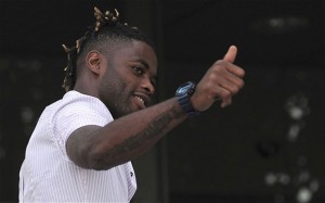 alex song is out of the valladolid match